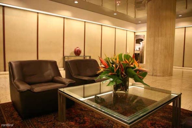 Foto del edificio - 800 5th Ave