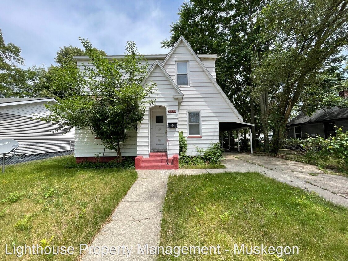 3 br, 1.5 bath House 2516 Howden St House for Rent in Muskegon Heights, MI