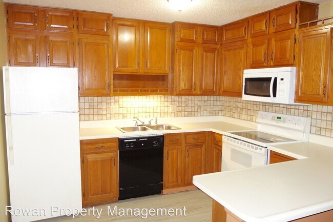 Foto del edificio - 2 br, 2 bath House - 8137 Holmes Unit 102
