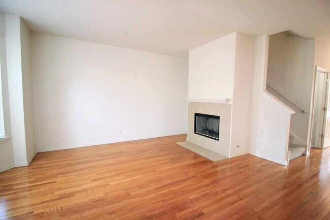 Foto del edificio - 365 Bradbury Ln