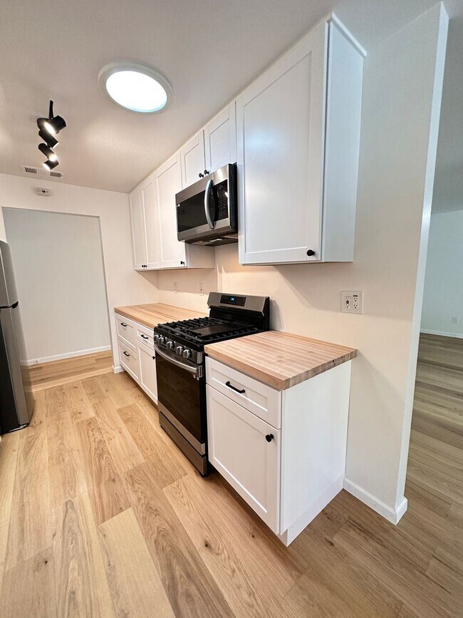 Building Photo - 3 br, 1 bath House - 1513 Drexel Drive