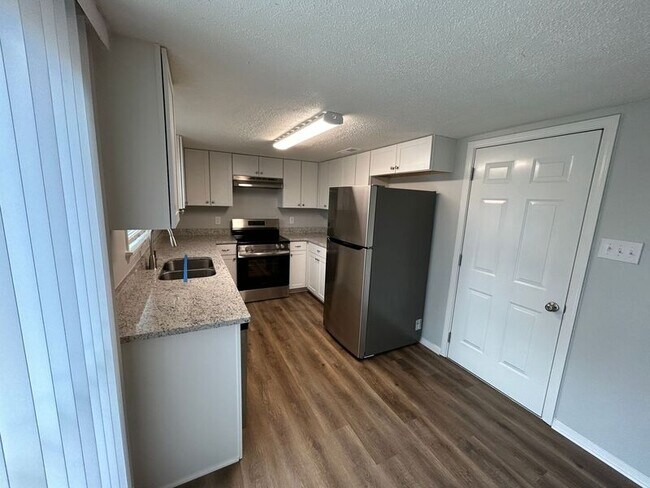 Foto del edificio - 3008 Farmington Rd SW