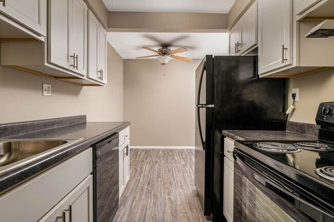 Building Photo - The Drake