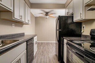 Building Photo - The Drake