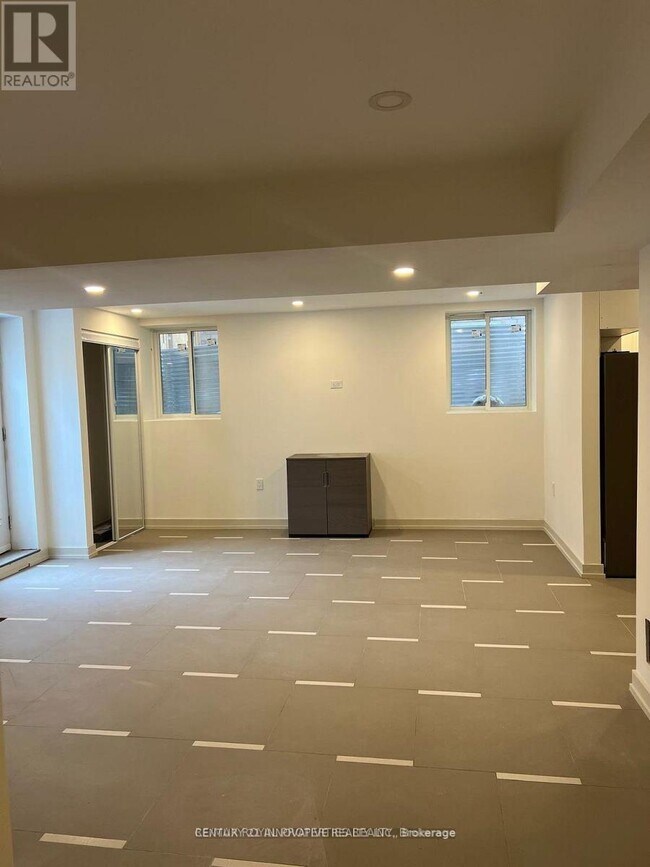 Photo du bâtiment - 1042 Kingpeak Cres