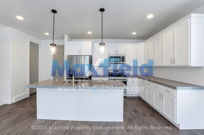 Building Photo - EV Friendly, Pool Access, Modern Luxury Sc...