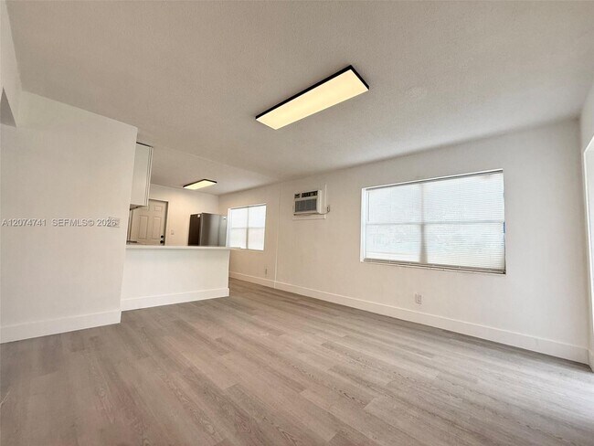 Foto del edificio - 910 SW 2nd Ave
