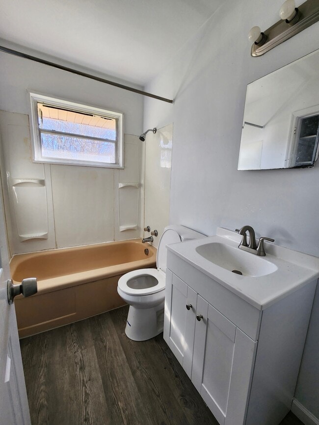 Building Photo - 1721 Collier Dr