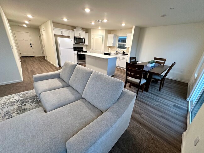 Building Photo - 161 Grand View Ct