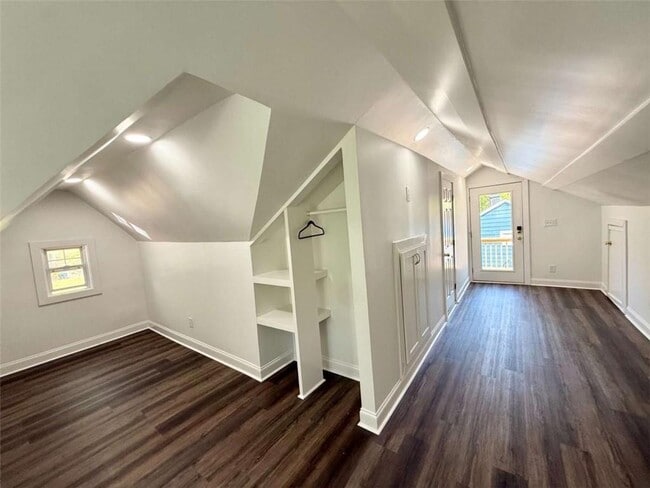Building Photo - 256 Altoona Pl SW