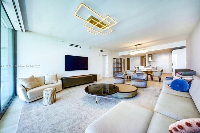 Building Photo - 10203 Collins Ave