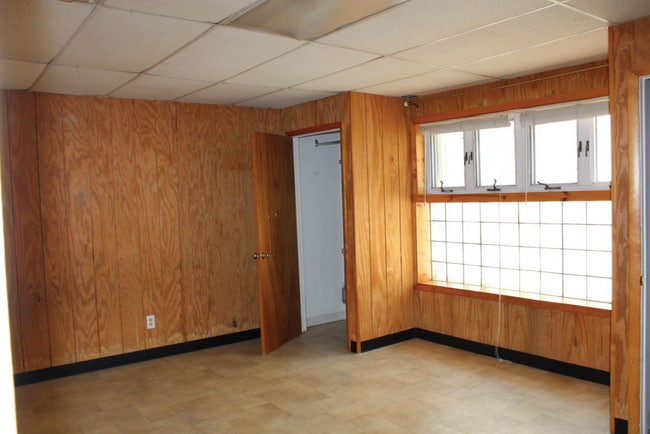 Building Photo - 84 N Court St