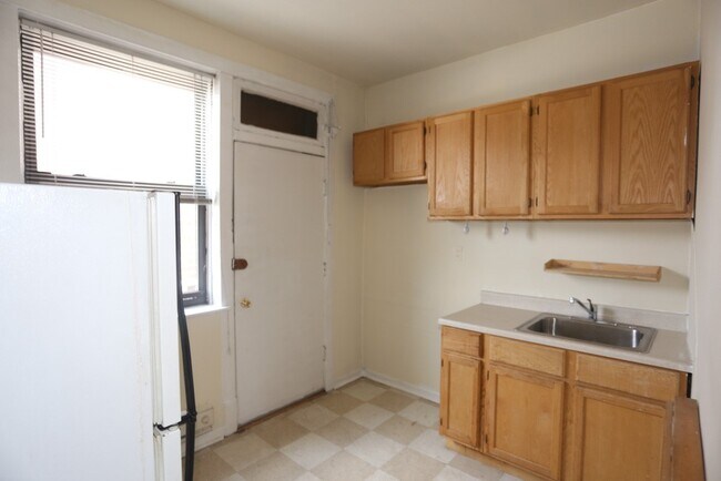 Foto del edificio - 722 W Barry Ave
