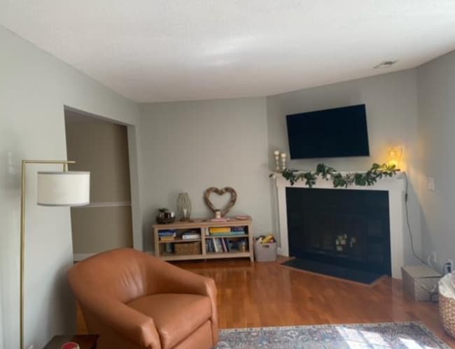 Living area with fireplace - 3144 Morningside Dr