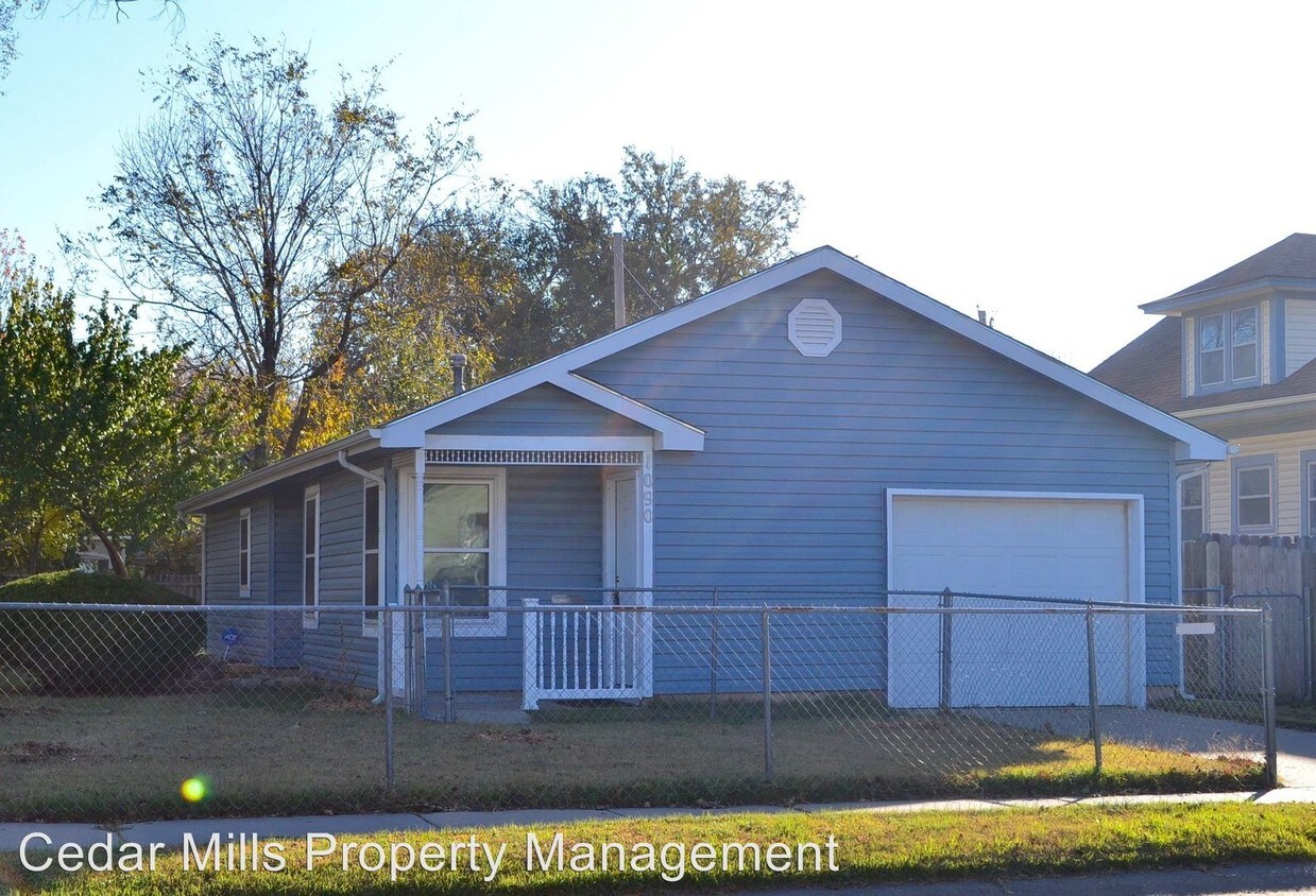 Primary Photo - 1090 N Water St