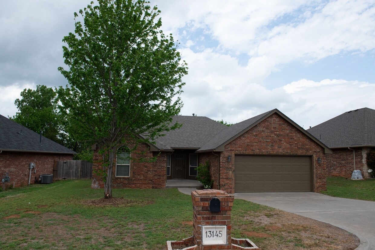 Photo - 13145 Austrian Pine Dr (Choctaw, OK)