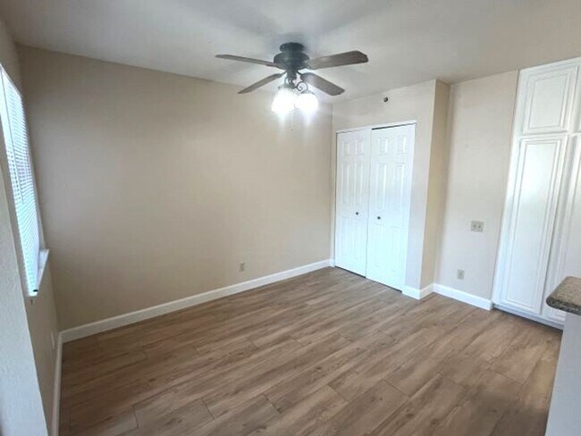 Foto del edificio - Warm Springs 3 bedroom Condo now available...