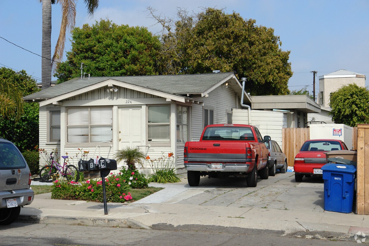 Foto principal - 224 S Santa Rosa St