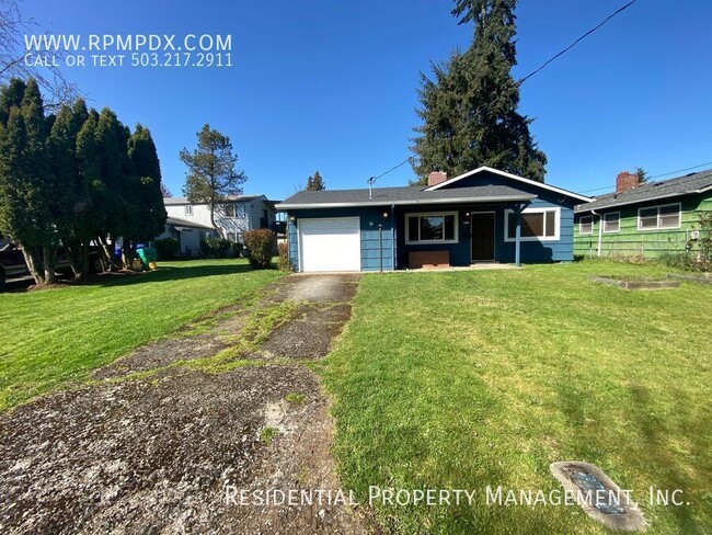 Building Photo - Classic North Portland Bungalow!