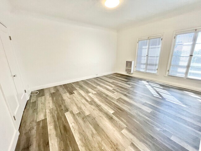 Building Photo - 1247 Ingraham St Los Angeles, CA 90017