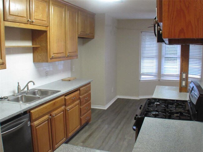 Building Photo - 4937 Jordan Park Dr