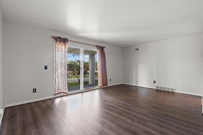 Foto del edificio - 25307 Shiawassee Cir