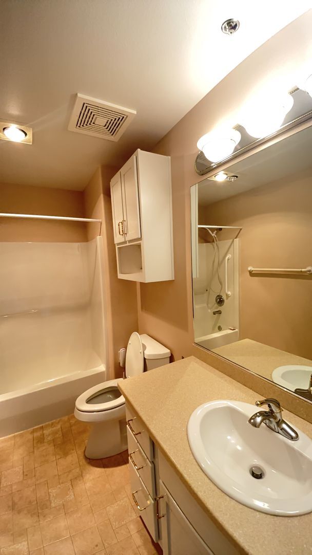 Foto del edificio - Two Bedroom Condo in the Exclusive Mountai...
