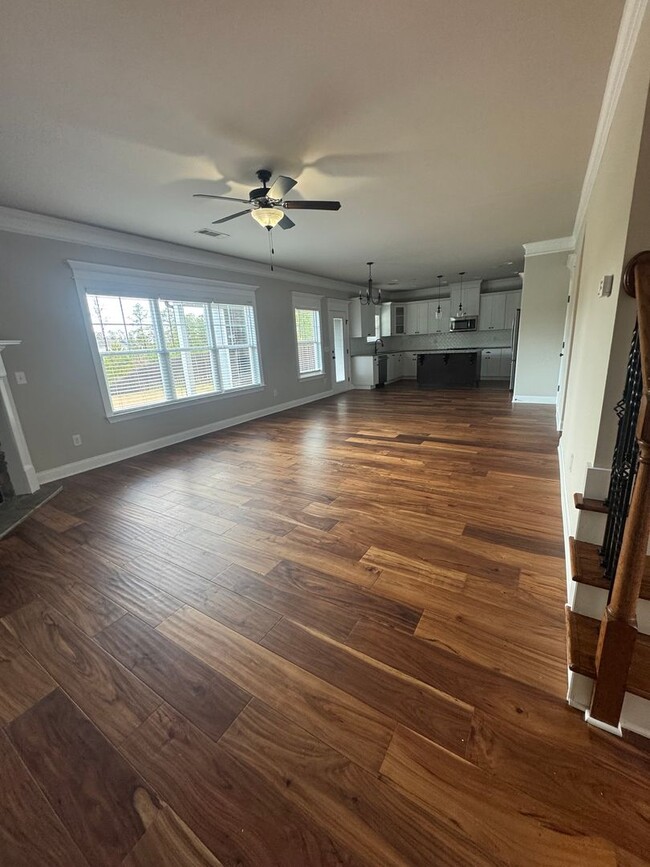 Building Photo - Spacious 5-Bedroom Home in Whispering Pine...