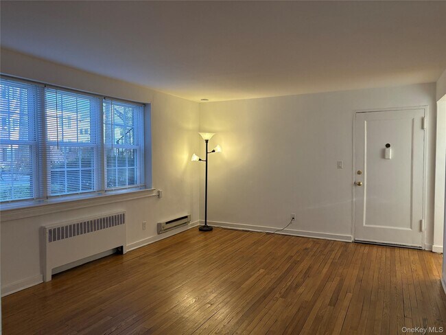 Building Photo - 291 Manville Rd