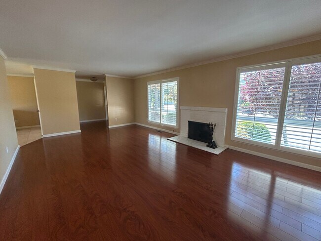 Foto del edificio - 245 Mockingbird Cir