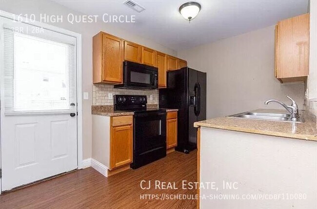 Building Photo - 1610 High Quest Cir
