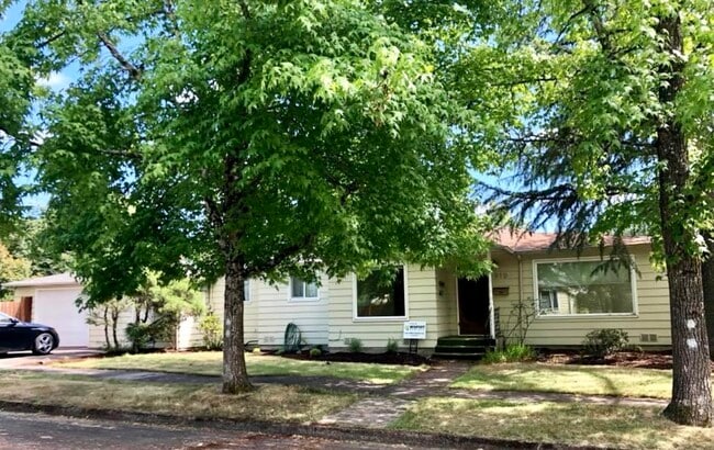Photo - 910 E 26th Ave House