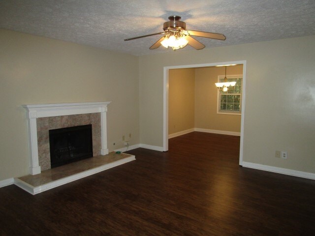 Foto del edificio - 220 Brolley Woods Drive