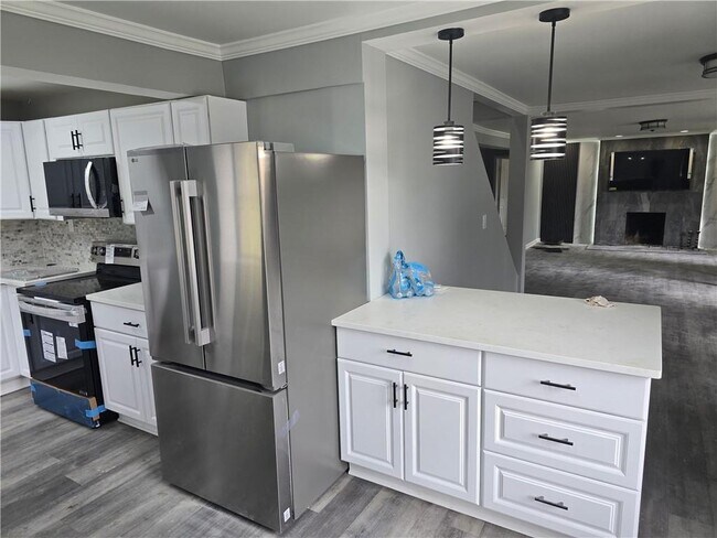 Foto del edificio - 3581 Midway Rd