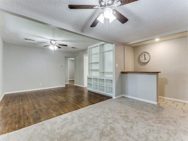 Building Photo - 512 Bluebonnet Dr