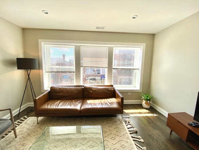 Foto del edificio - 2020 W Division St