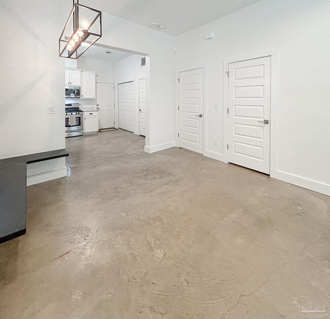 Building Photo - 1219 N Guillemard St