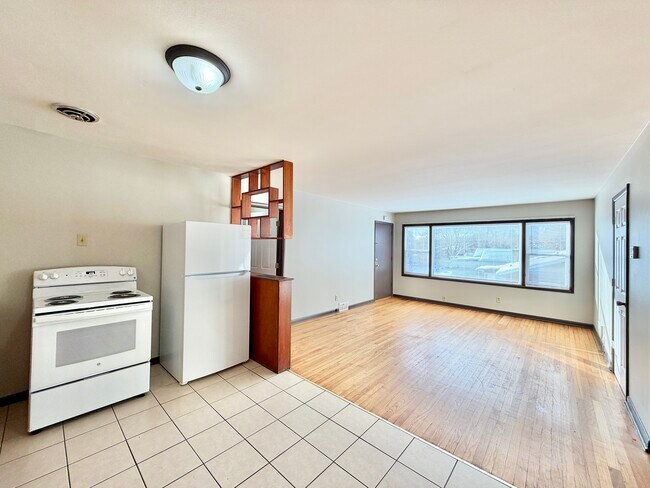 Foto del edificio - Lake Point Apartments