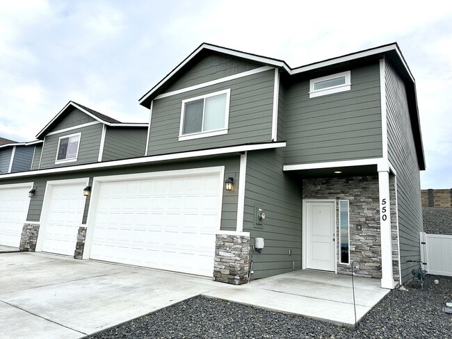 Foto del edificio - Home In West Richland for Lease!