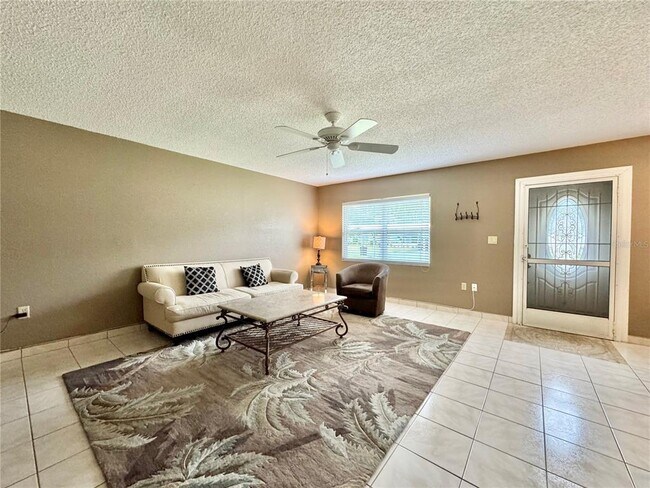 Foto del edificio - 11619 Boynton Ln