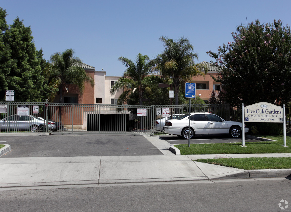 Foto del edificio - Live Oak Gardens