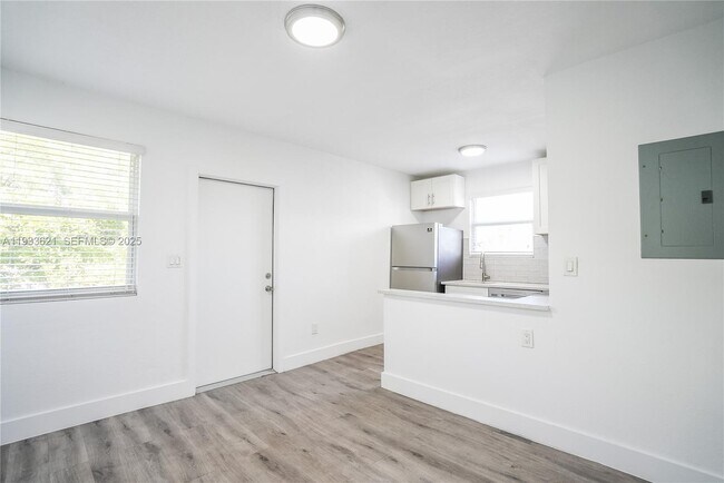 Foto del edificio - 1950 NW 2nd Ct