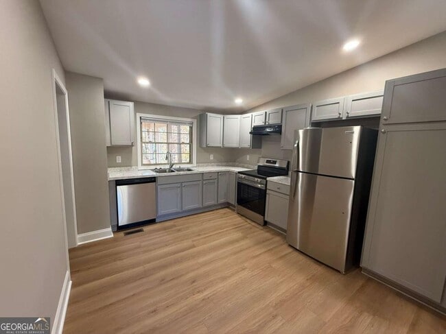 Foto del edificio - 3726 Bolding Rd