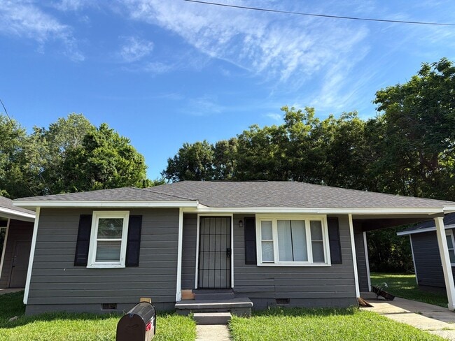 53 Cloverdale St