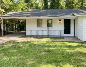 Building Photo - 2176 Lilac Ln