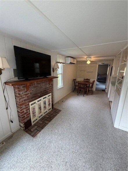 Foto del edificio - 115 Winnapaug Rd