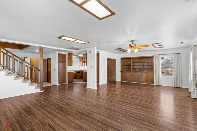 Foto del edificio - 8795 Olive Ave
