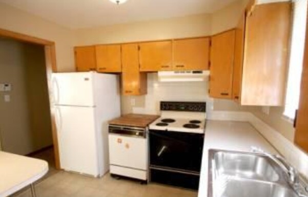 Building Photo - Cute 3 Bed 1.5 Bath Home in KCMO-Available...