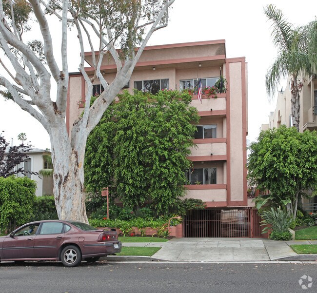 Primary Photo - 1028 7th St