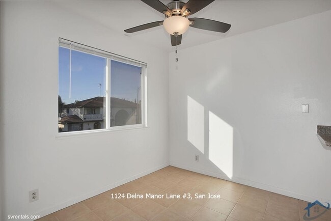 Building Photo - 1124 Delna Manor Ln